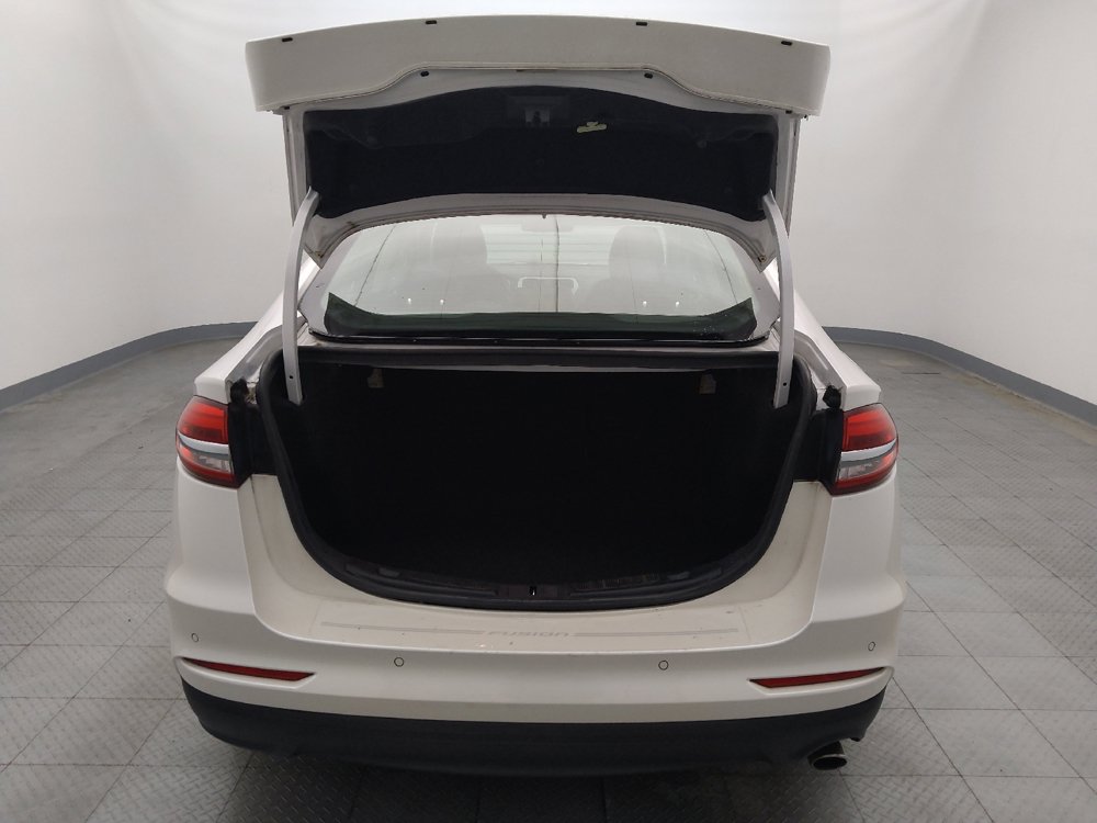 Used 2019 Ford Fusion SEL FWD image 29