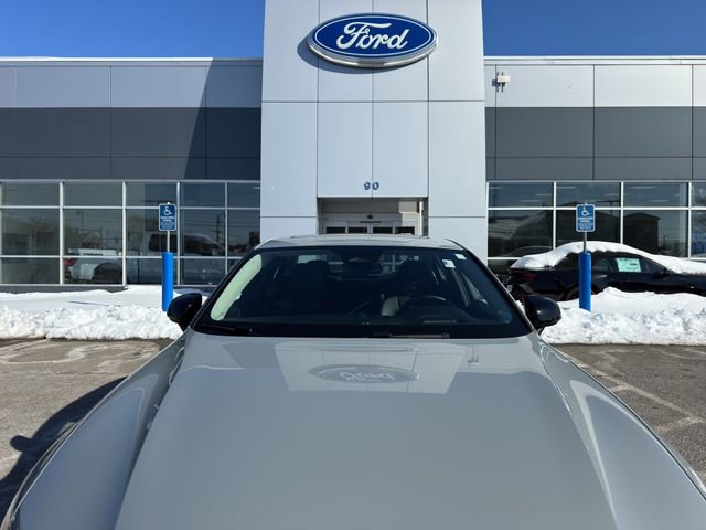 Used 2025 Volvo S60 T8 Ultra w/ Climate Package image 27