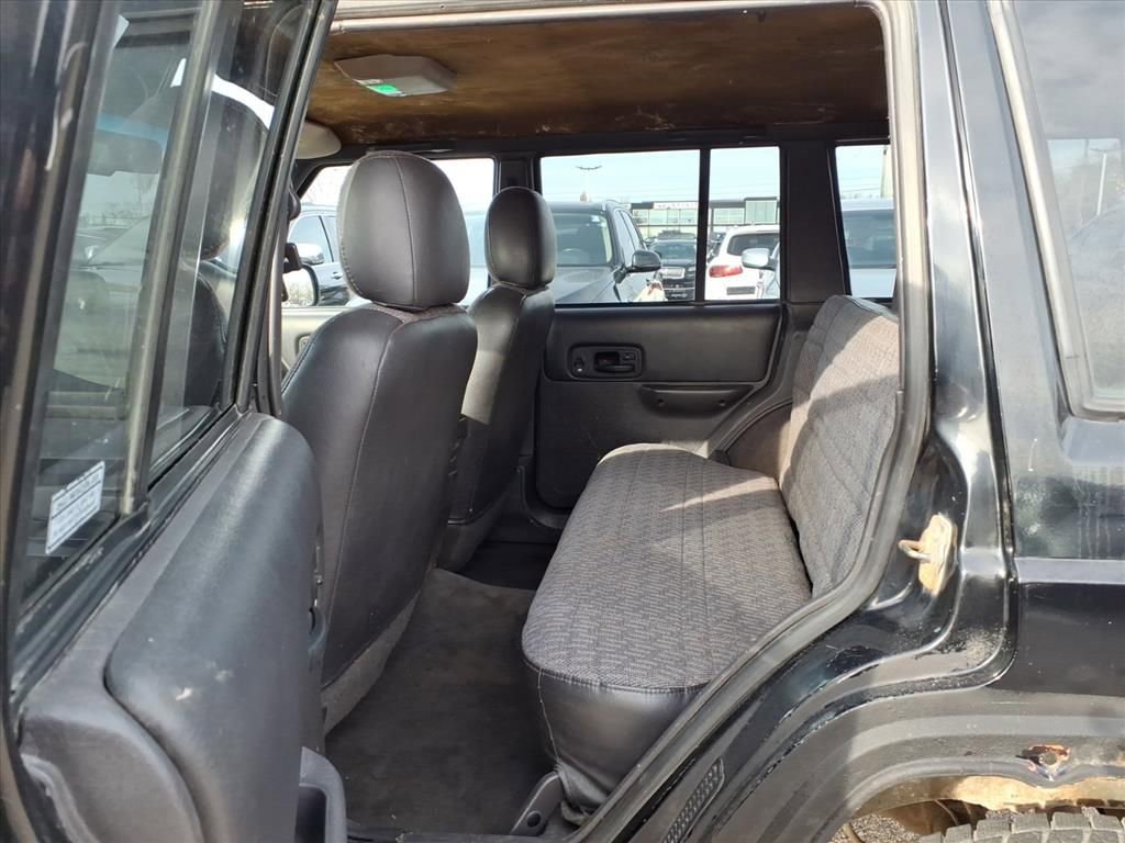 Used 2000 Jeep Cherokee Sport image 11