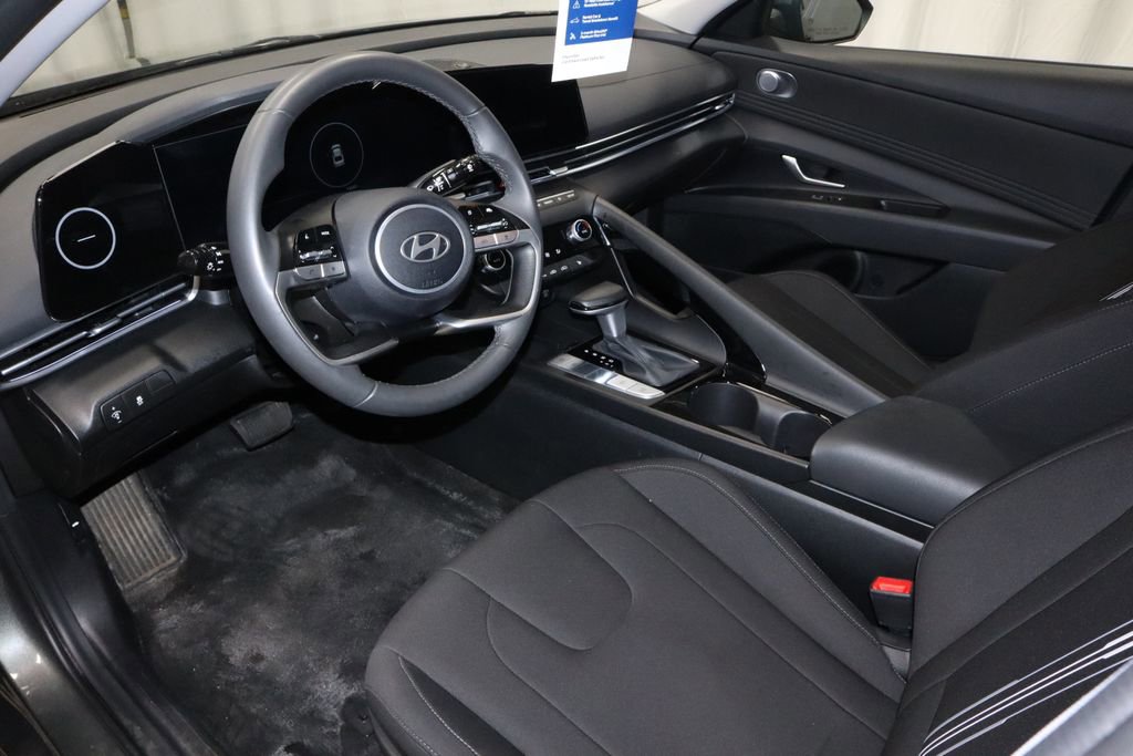 Certified 2025 Hyundai Elantra SEL image 26