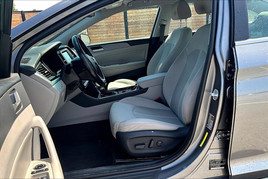 Used 2019 Hyundai Sonata SEL w/ Tech Package 02 FWD image 26