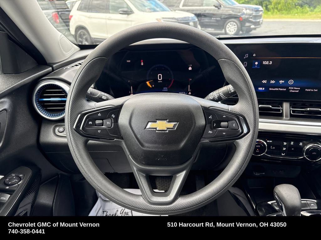 Used 2026 Chevrolet Trax LT FWD image 17