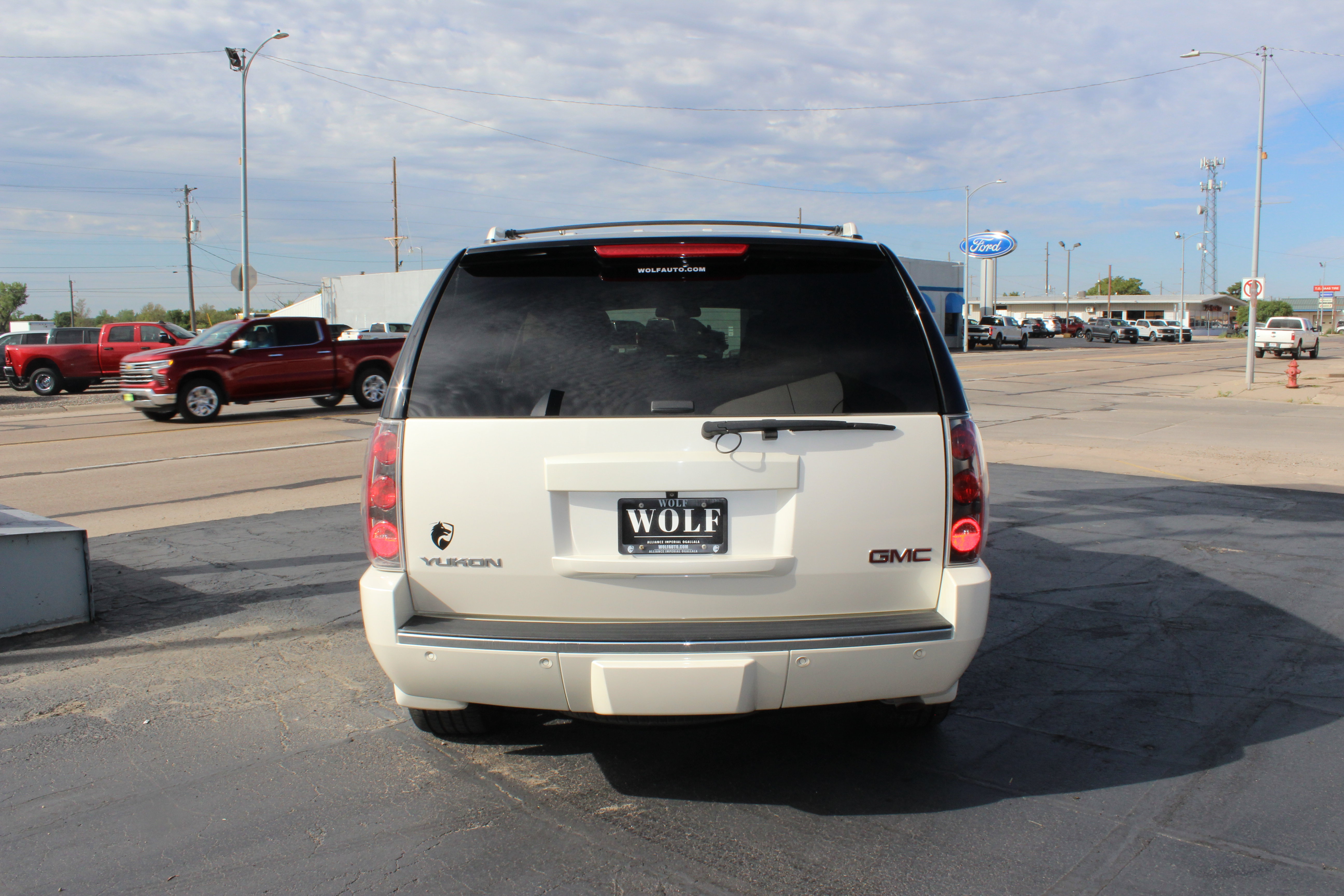 Used 2014 GMC Yukon Denali AWD/4WD image 6
