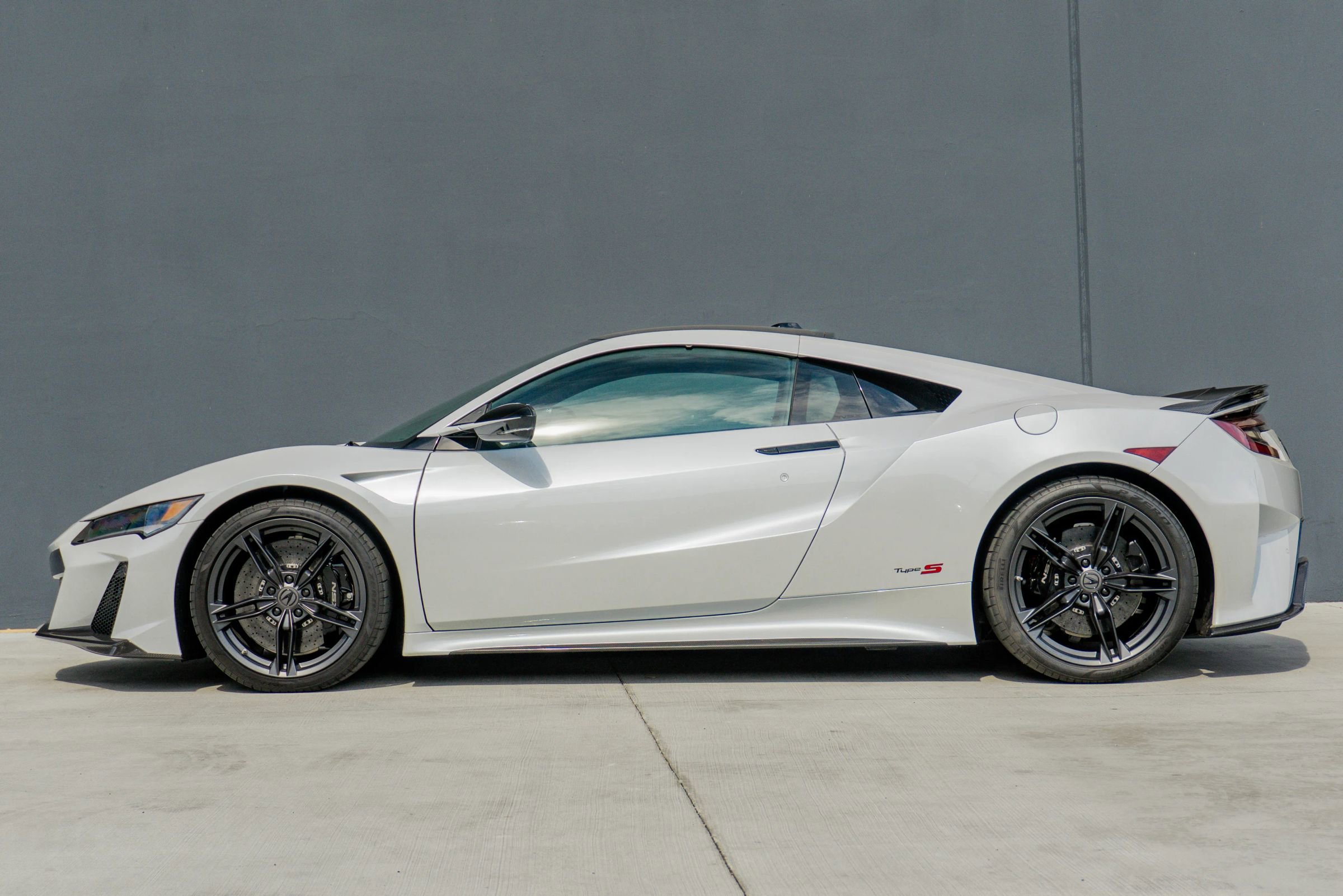 Used 2022 Acura NSX Type S image 2