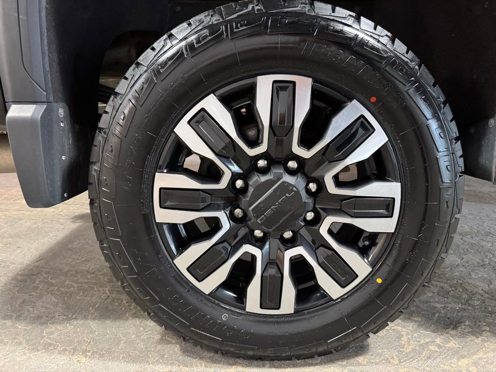 Used 2024 GMC Sierra 2500 Denali Ultimate w/ LPO, GMC Protection Package image 30