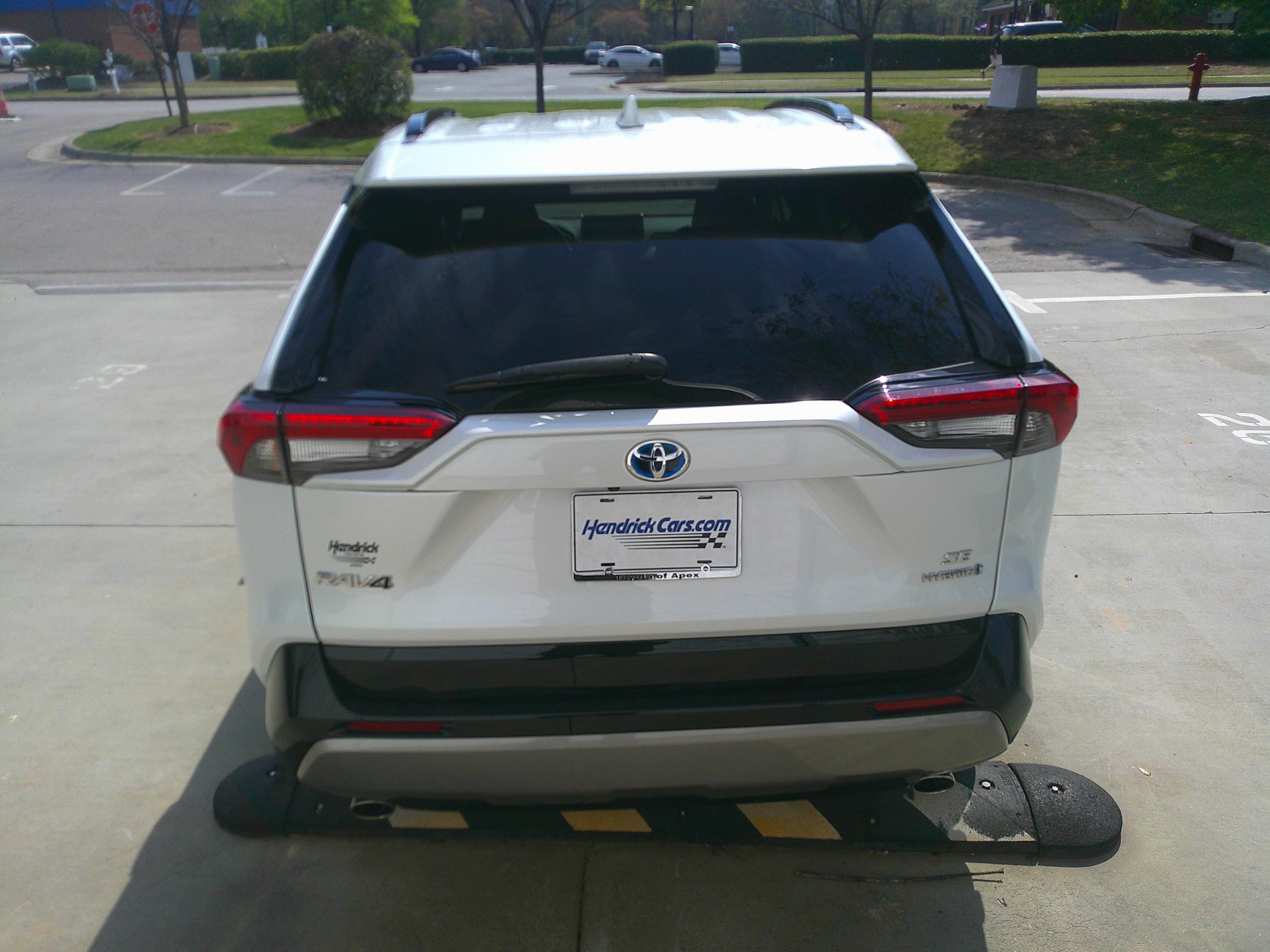 Used 2023 Toyota RAV4 SE w/ Convenience Package image 11