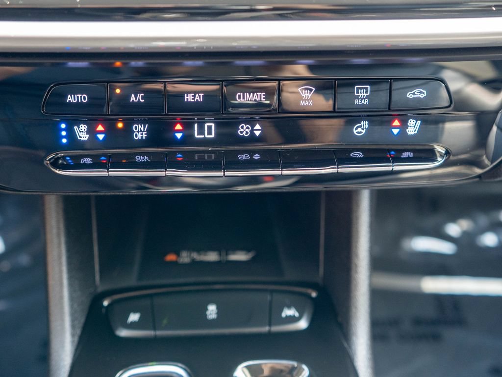 Certified 2023 Chevrolet Bolt EUV Premier w/ Redline Edition FWD image 24