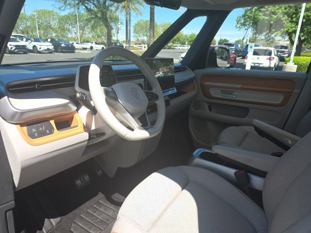 Used 2025 Volkswagen ID. Buzz Pro S Plus RWD image 5