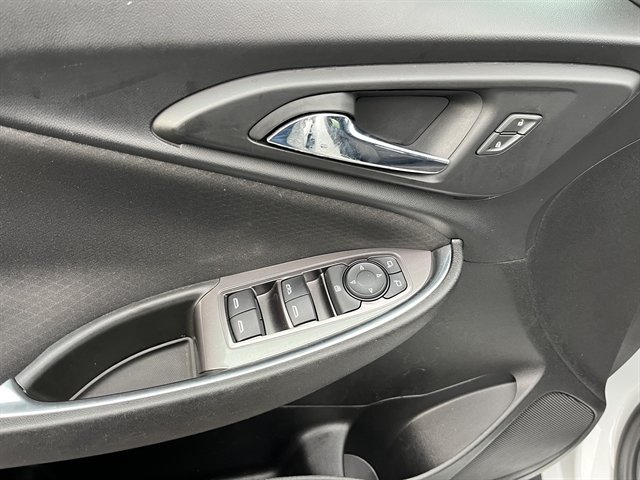 Used 2021 Chevrolet Malibu LT w/ Redline Edition FWD image 18