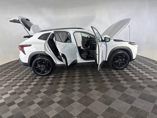 Used 2025 Chevrolet Trax ACTIV w/ Driver Confidence Package FWD image 15