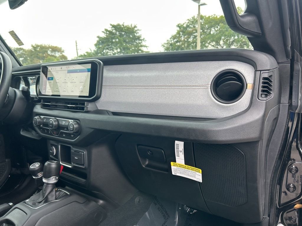 Certified 2024 Jeep Gladiator Sport image 24