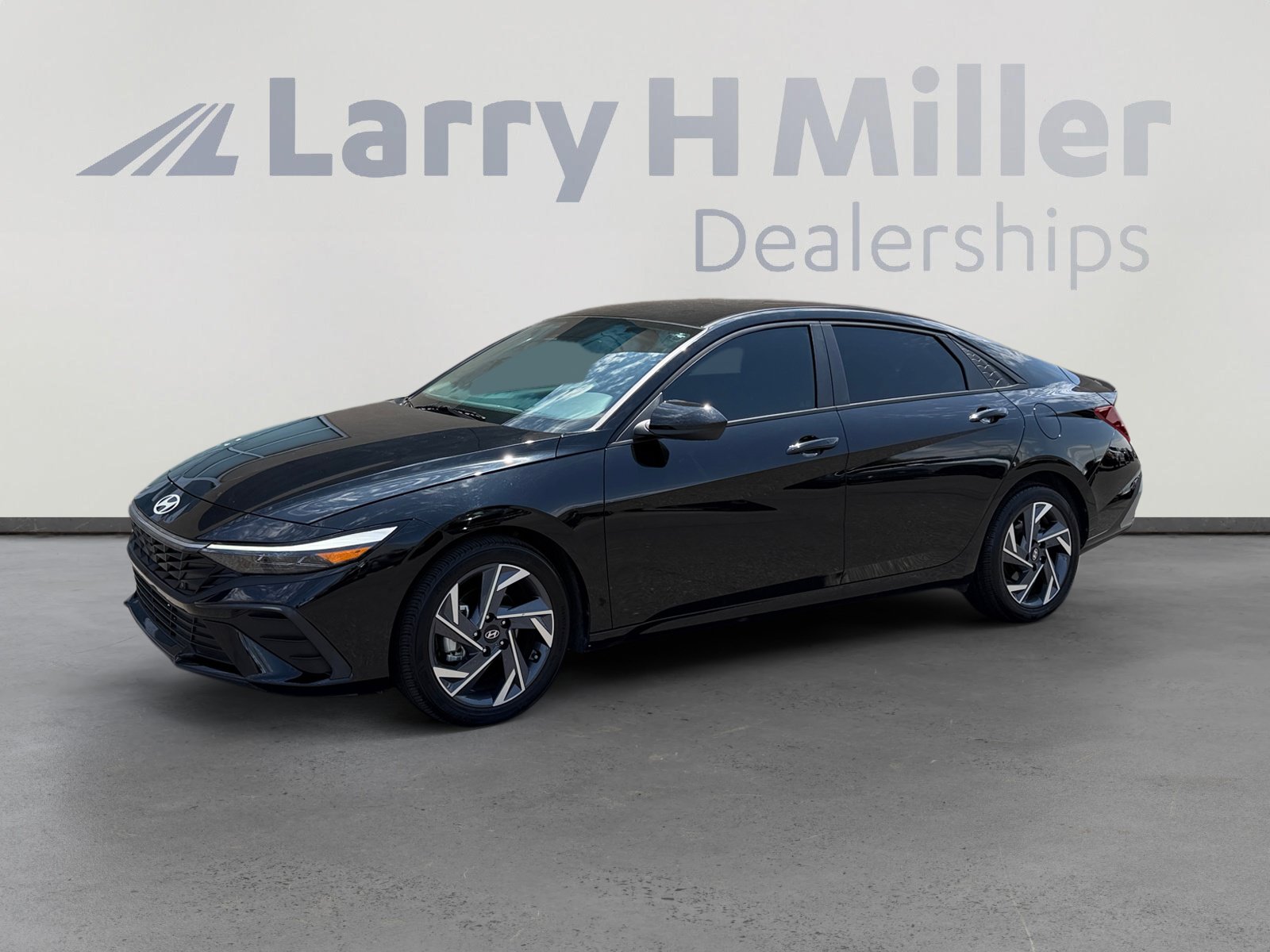 Used 2025 Hyundai Elantra Sport w/ Cargo Package FWD image 1