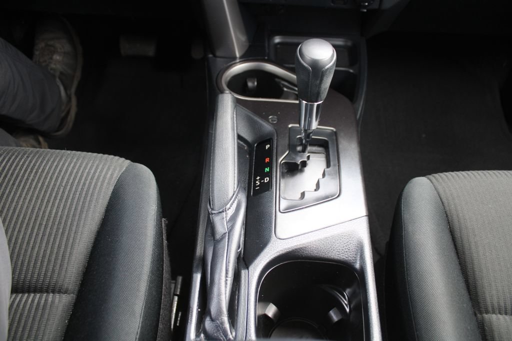 Used 2018 Toyota RAV4 LE FWD image 33