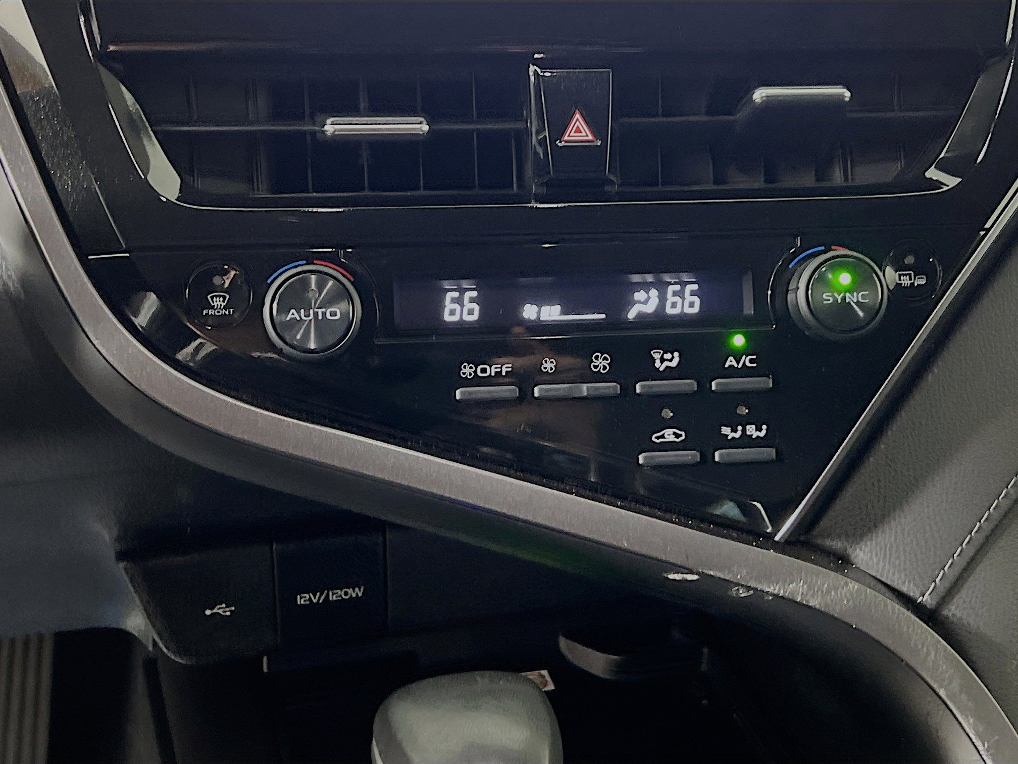 Used 2023 Toyota Camry XLE image 26