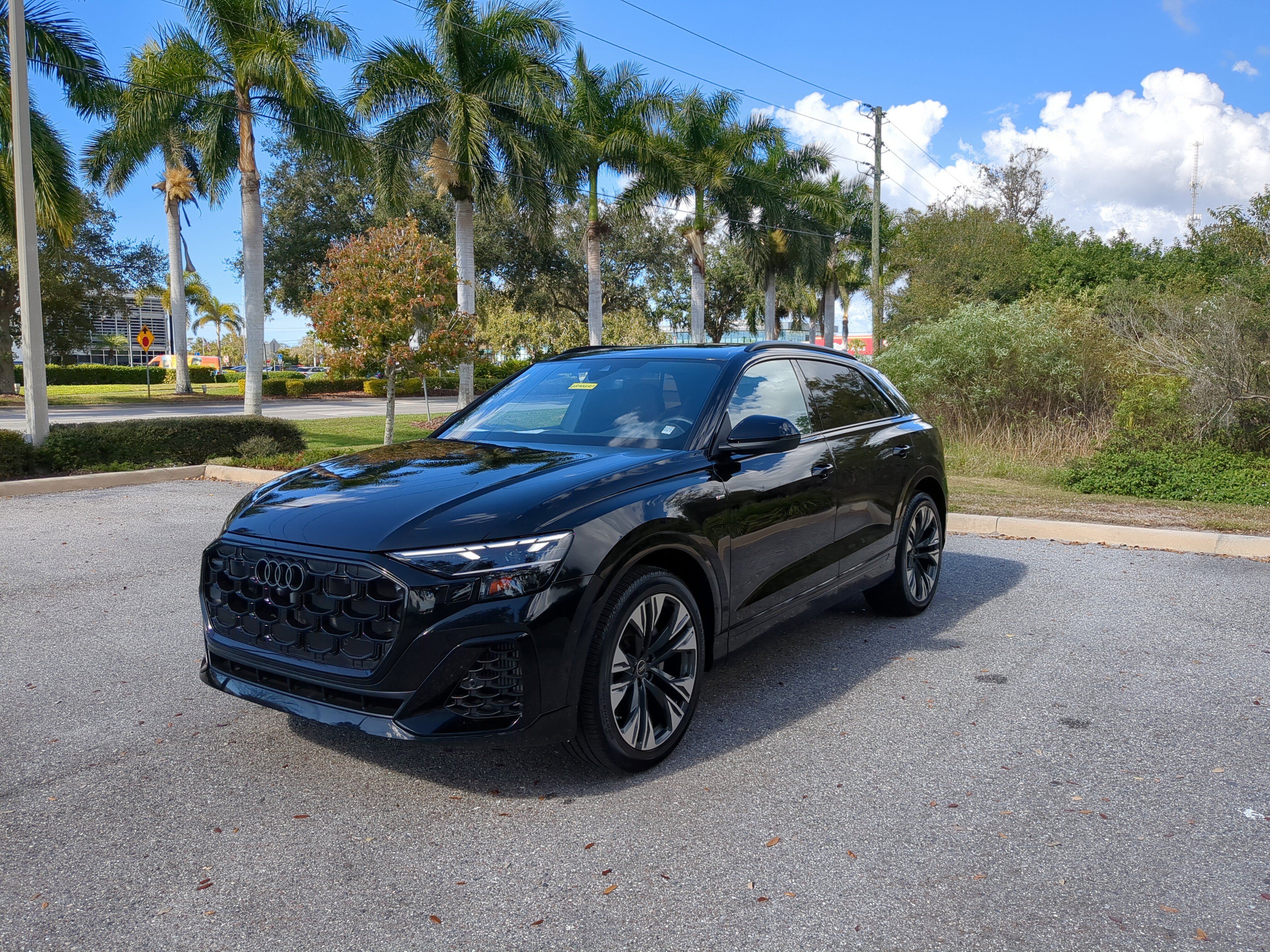 Used 2025 Audi Q8 Premium Plus w/ Premium Plus Package image 8