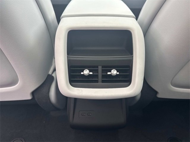 New 2025 Cadillac Lyriq Luxury image 14