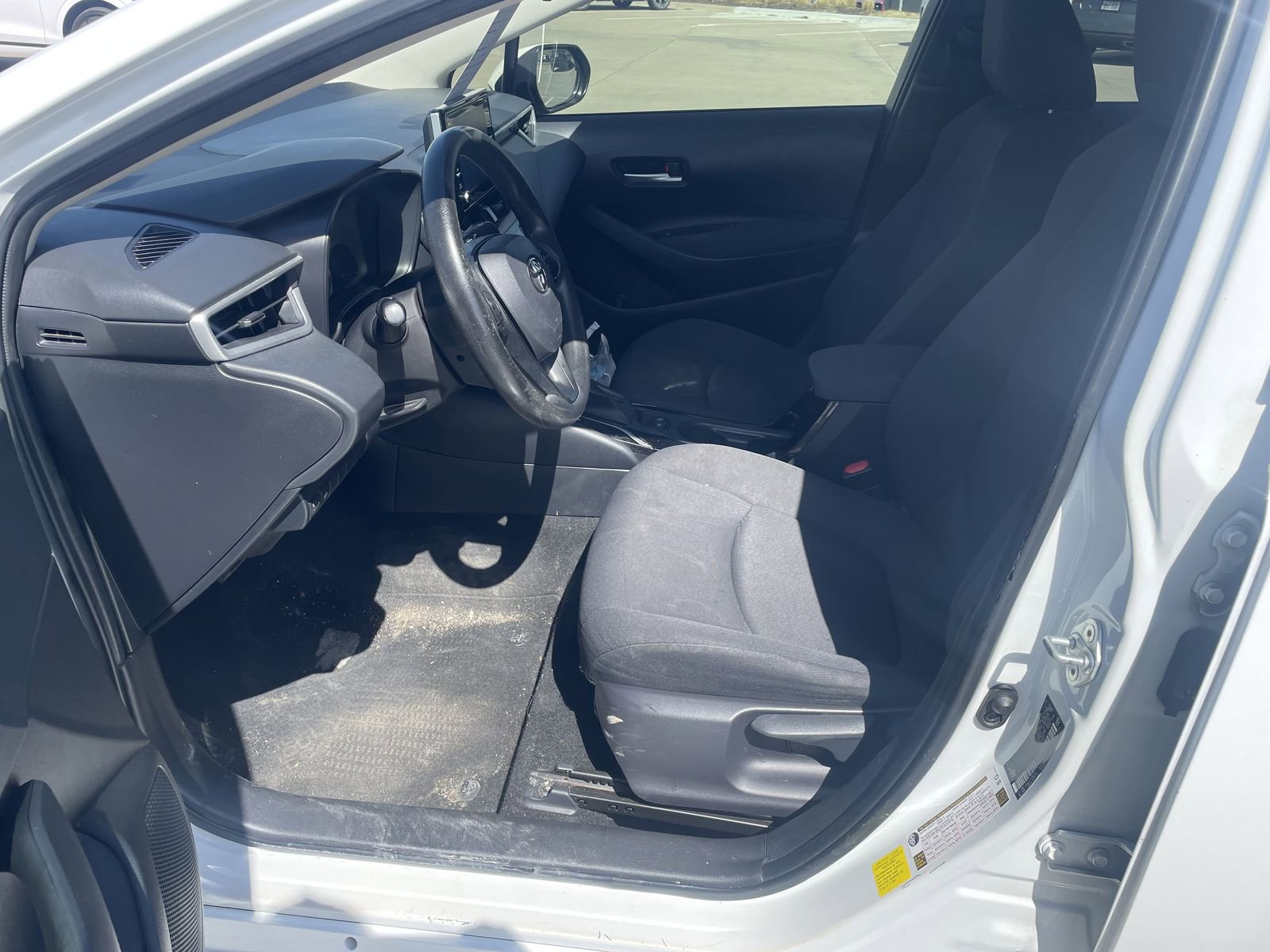 Used 2020 Toyota Corolla LE image 6