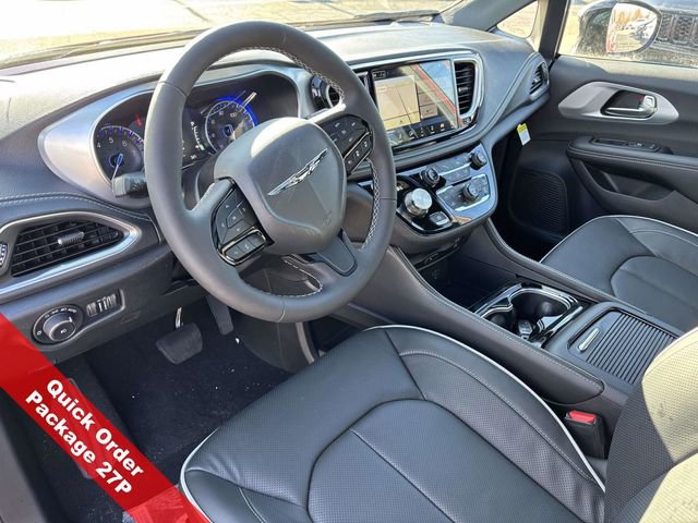 New 2026 Chrysler Pacifica Limited w/ Uconnect Theater Family Group image 20