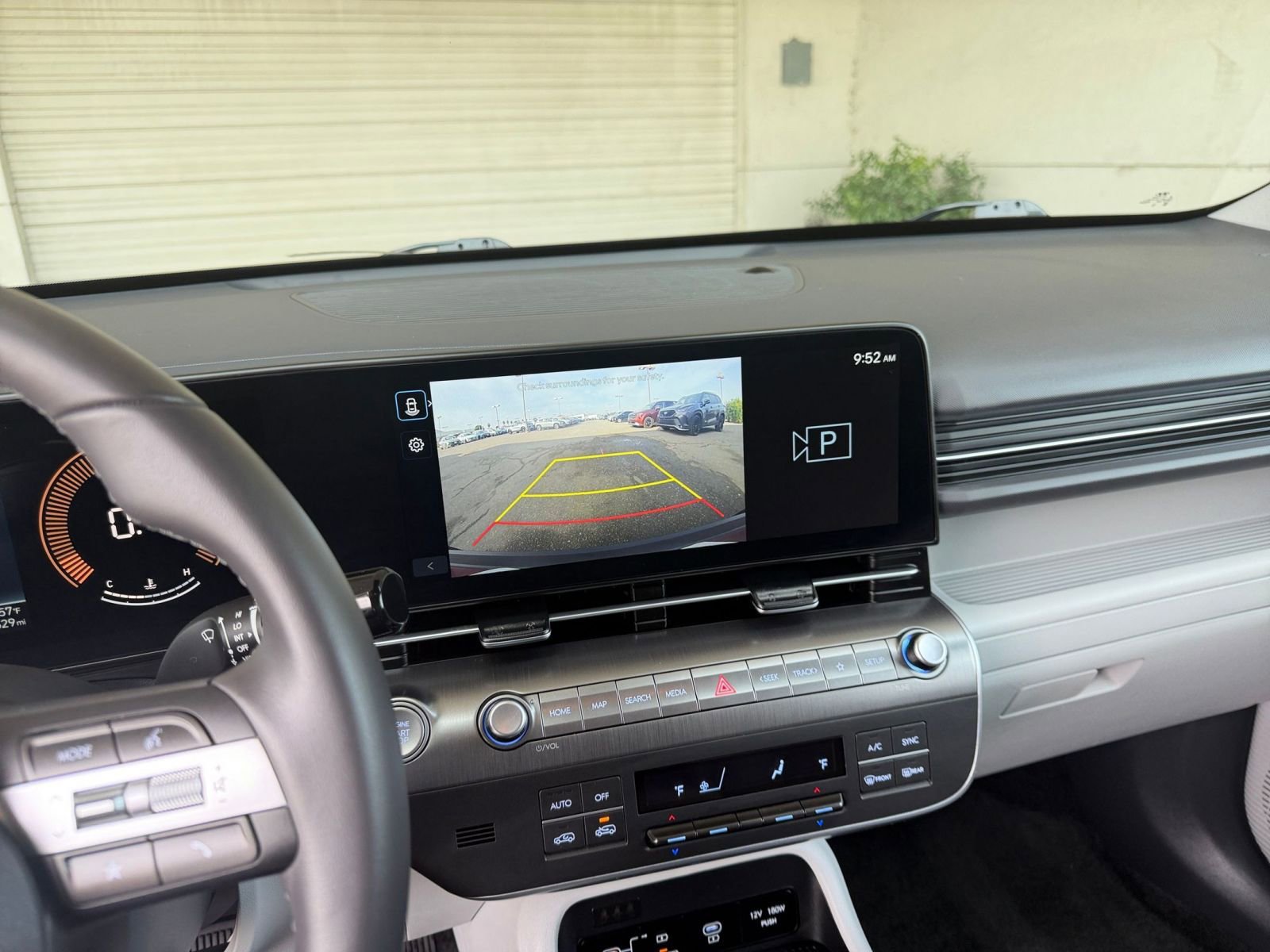 Used 2025 Hyundai Kona SEL image 25