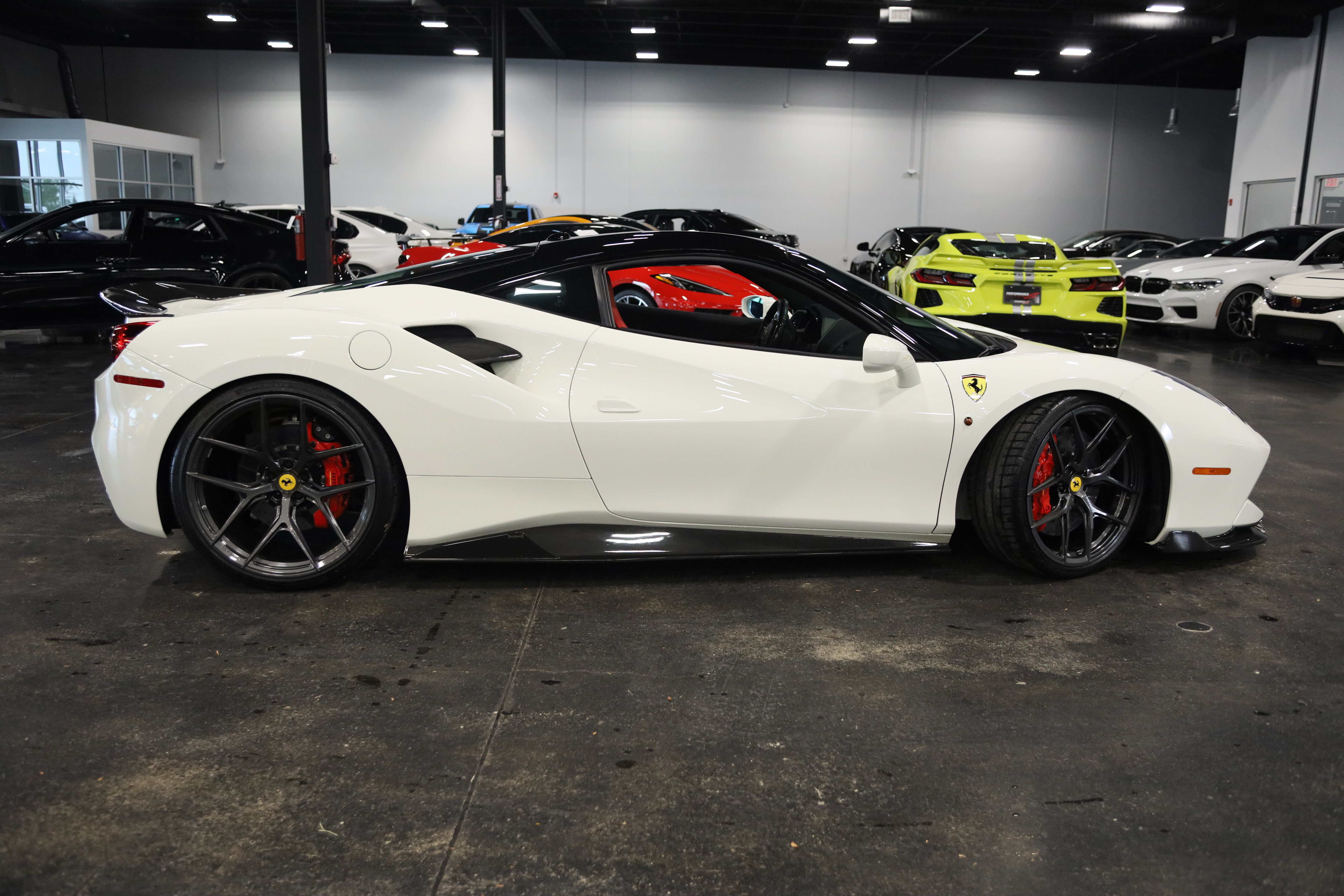 Used 2018 Ferrari 488 GTB RWD image 8