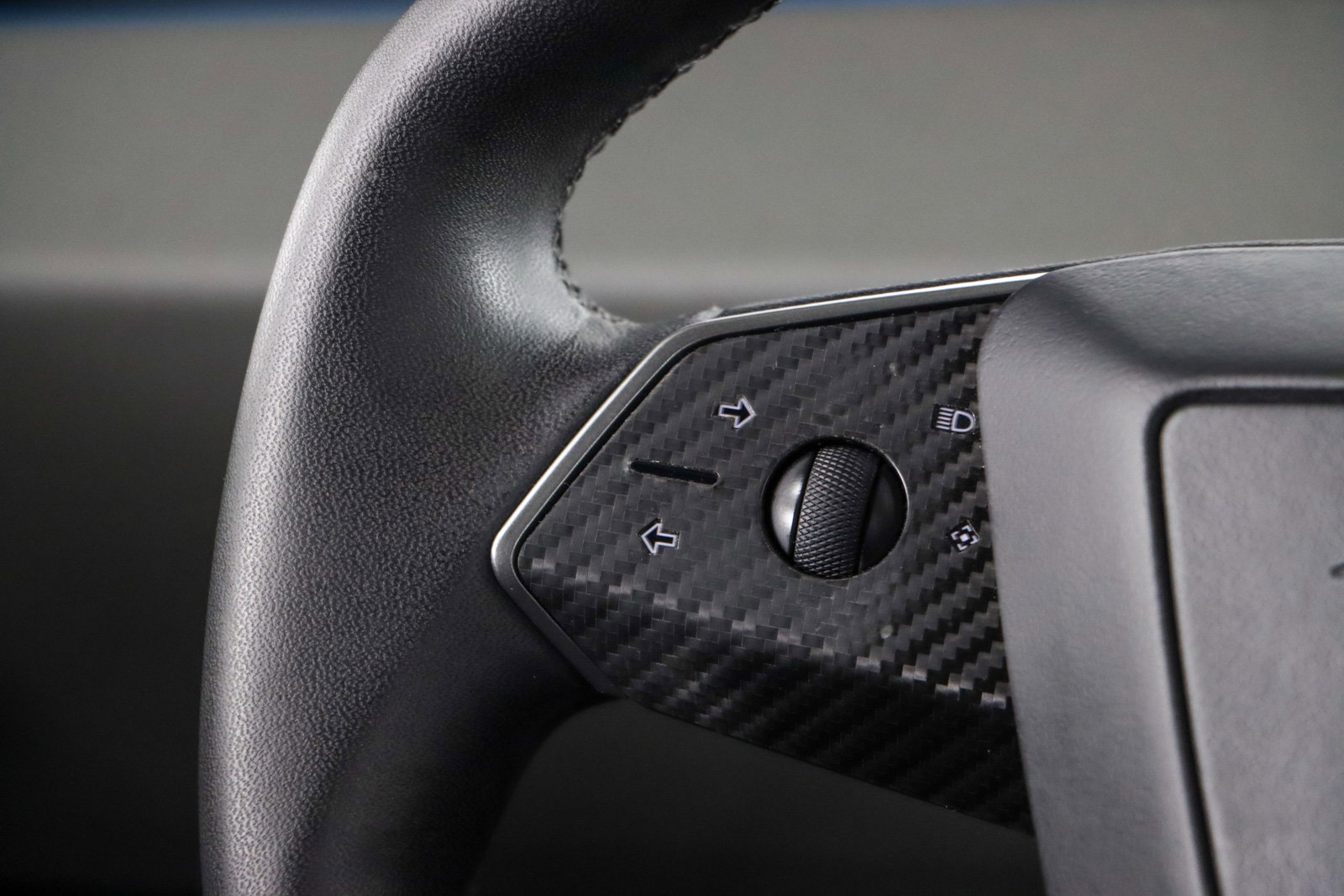 Used 2024 Tesla Cybertruck AWD Crew Cab image 13