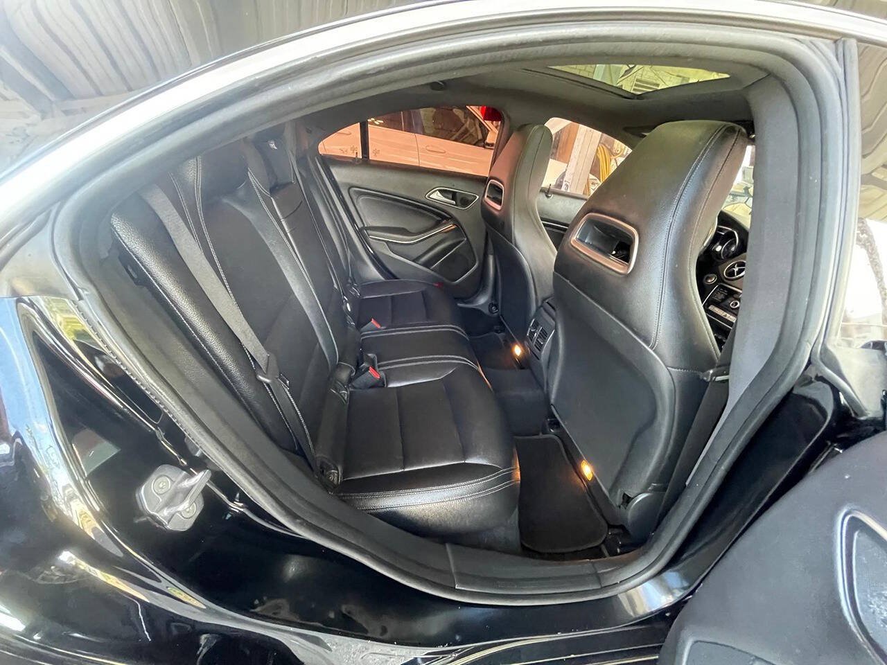Used 2018 Mercedes-Benz CLA 250 4MATIC image 17