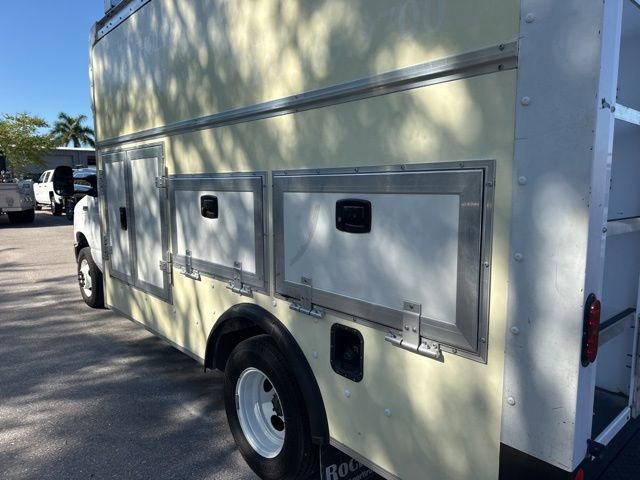 Certified 2023 Ford E-450 and Econoline 450 Super Duty w/ Power Windows & Locks Group image 6