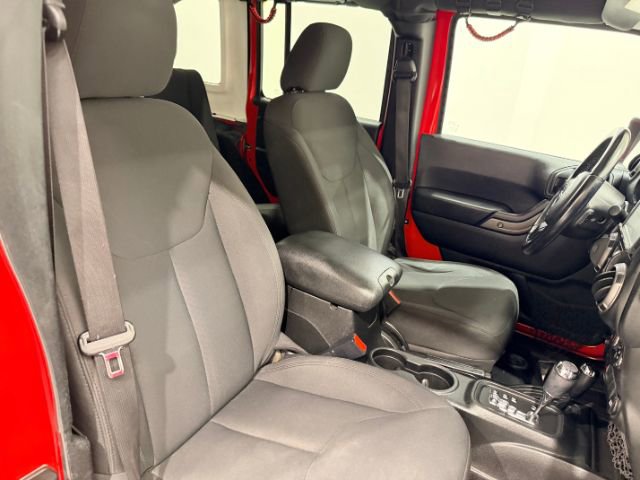 Used 2018 Jeep Wrangler Unlimited Sport S image 32