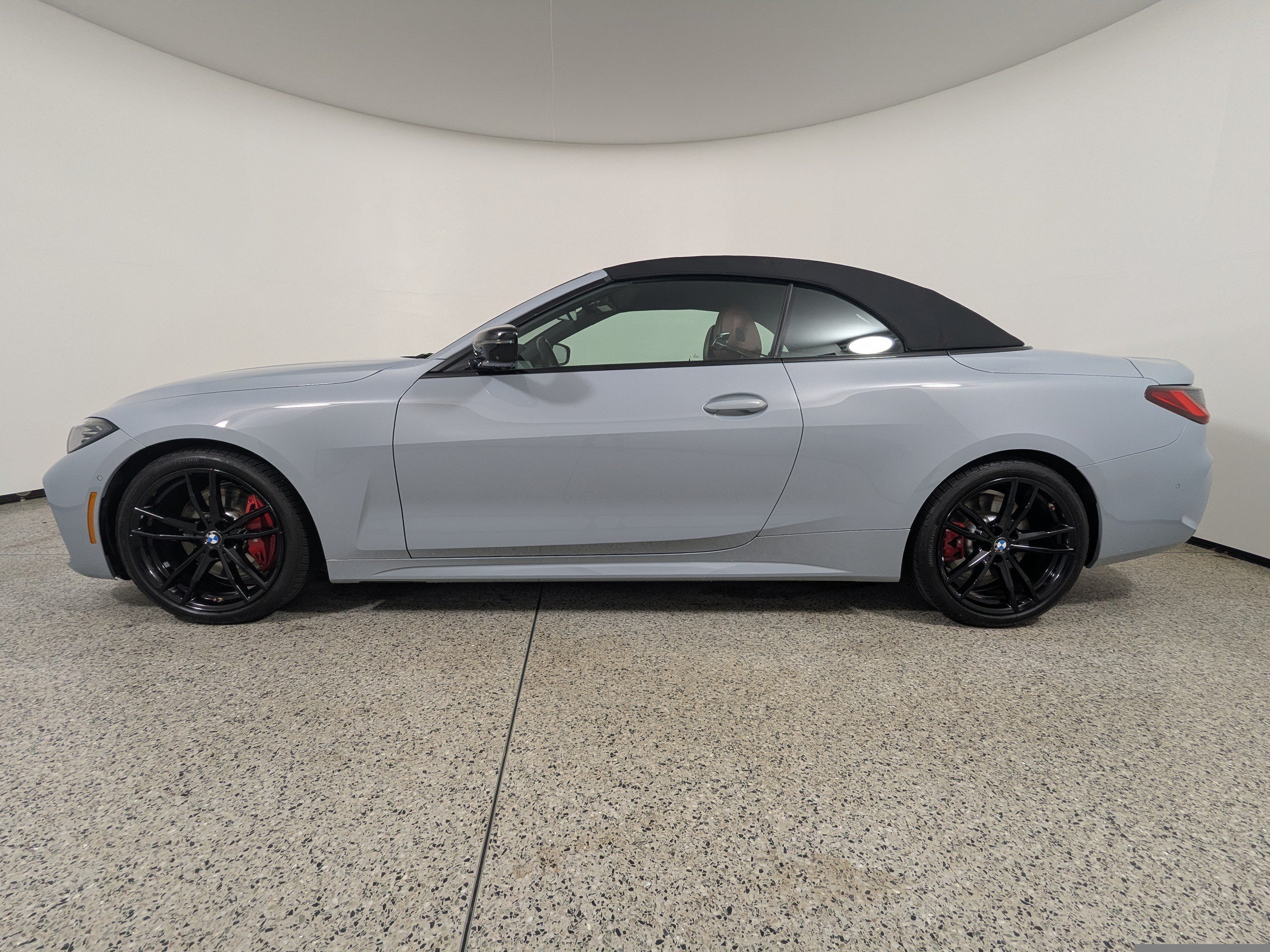 Used 2022 BMW M440i Convertible RWD image 4