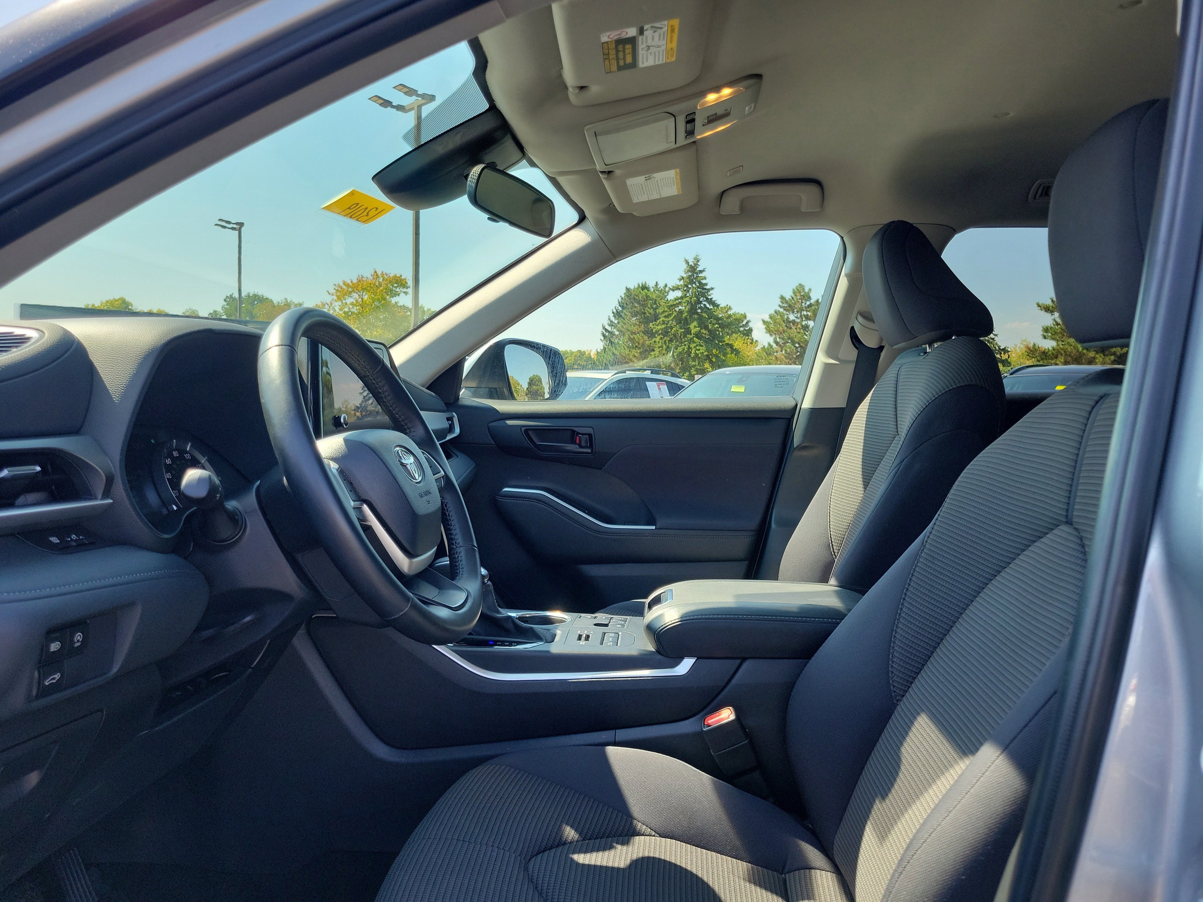 Used 2024 Toyota Highlander LE image 15