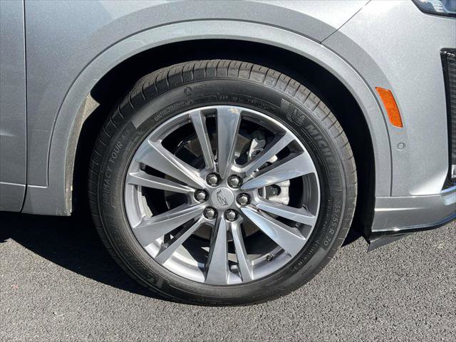Certified 2025 Cadillac XT6 Premium Luxury w/ Technology Package image 7