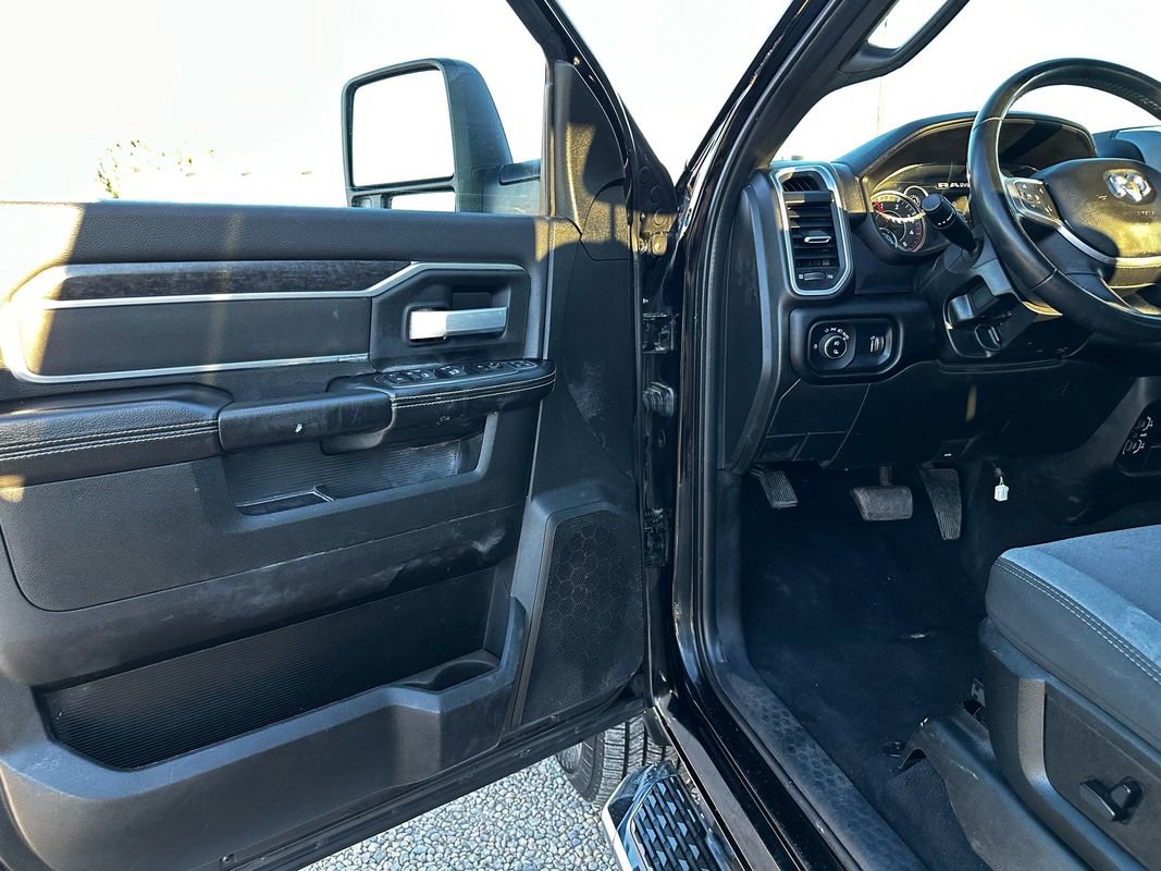 Used 2024 RAM 2500 Big Horn image 33