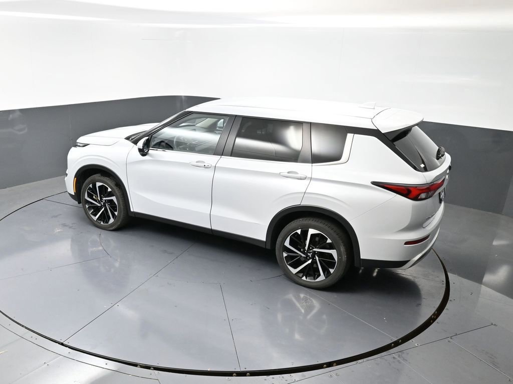 Used 2024 Mitsubishi Outlander SE image 47