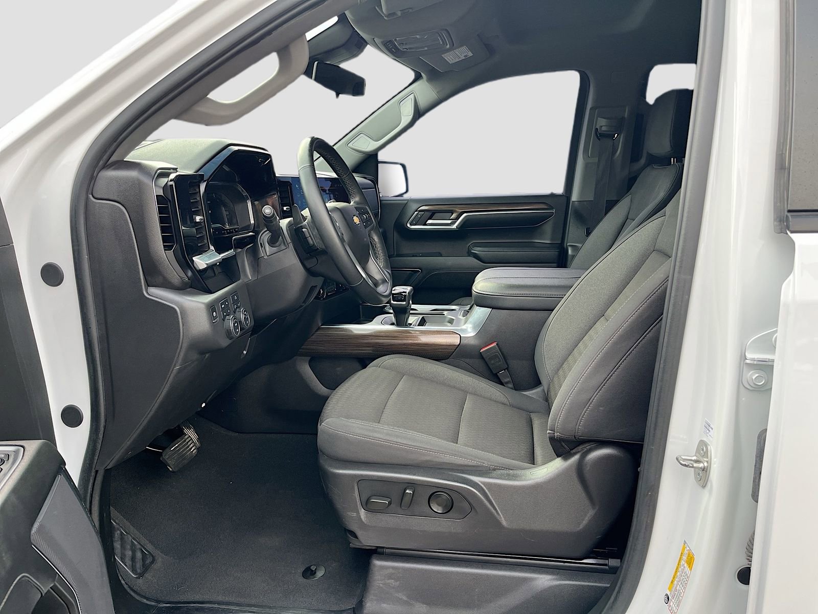 Used 2024 Chevrolet Silverado 1500 LT Trail Boss w/ Protection Package AWD/4WD image 22