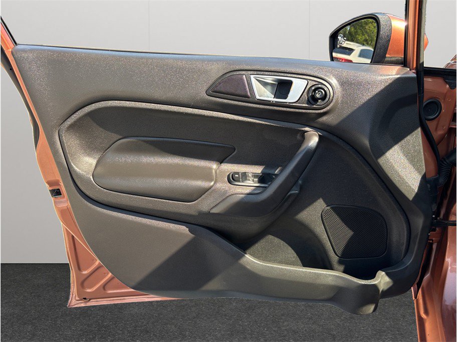Used 2017 Ford Fiesta Titanium FWD image 18