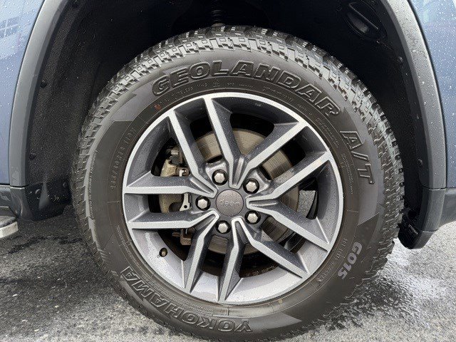 Used 2019 Jeep Grand Cherokee Limited w/ Trailer Tow Group IV image 21