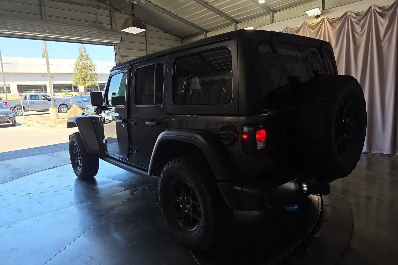 Used 2024 Jeep Wrangler Unlimited AWD/4WD image 7