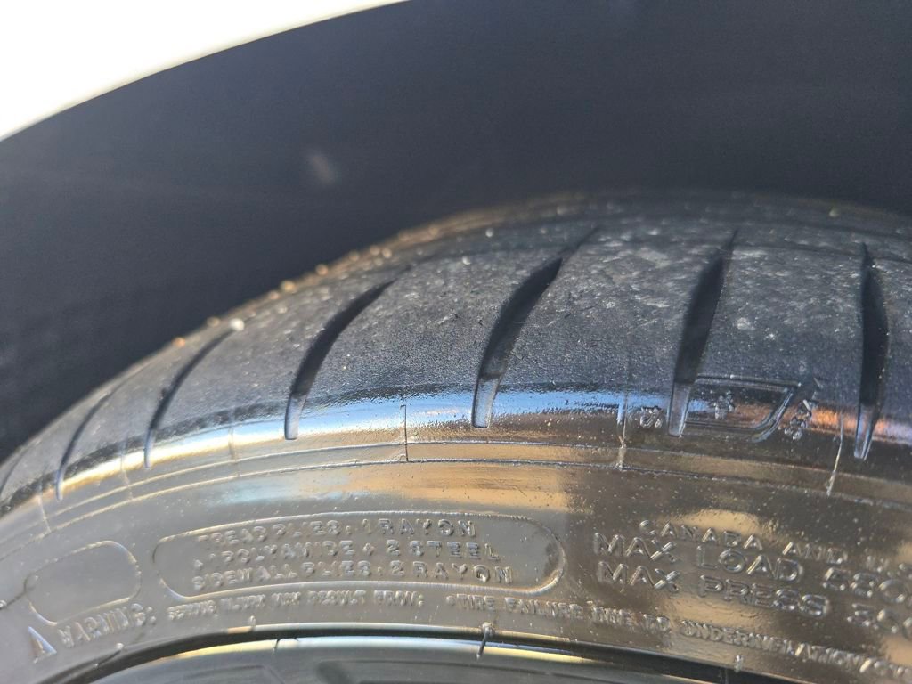 Used 2021 Chevrolet Corvette Stingray Premium Cpe w/ Z51 Performance Package image 28