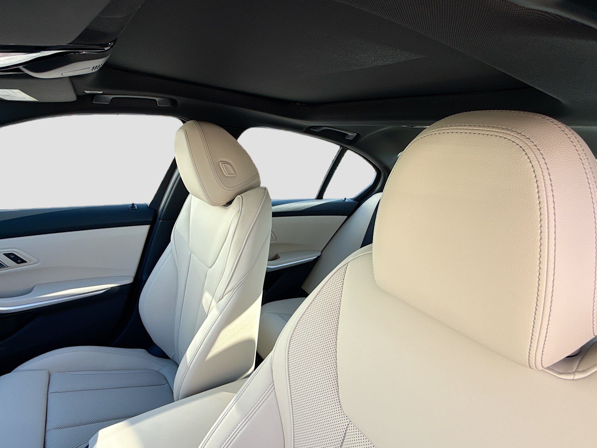 New 2026 BMW 330i Sedan w/ Premium Package RWD image 27