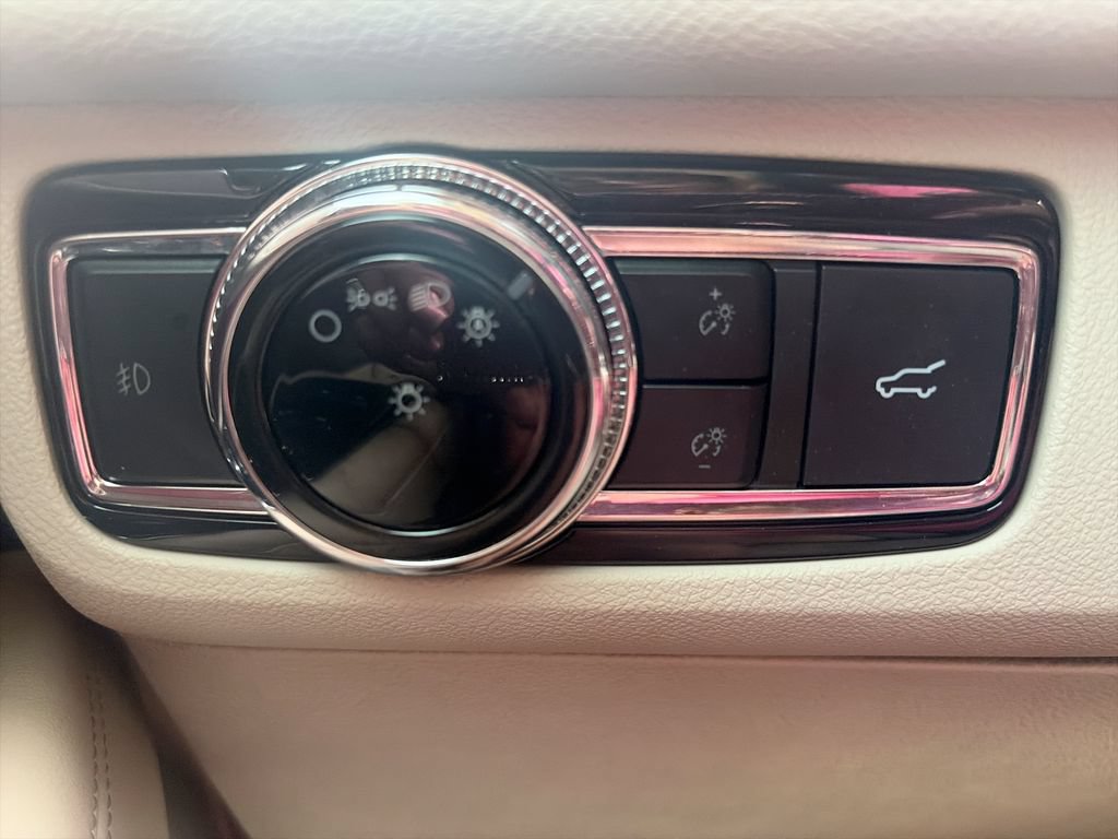 Used 2020 Lincoln Navigator Reserve w/ Equipment Group 208A Reserve AWD/4WD image 18