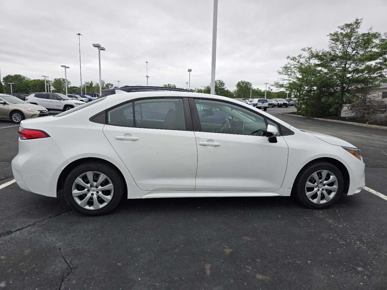 Used 2021 Toyota Corolla LE w/ Carpet Mat Package (TMS) FWD image 8