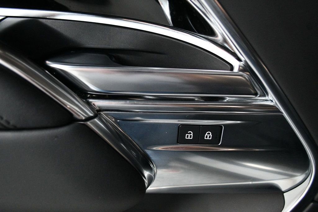 Used 2023 Land Rover Range Rover SE image 77