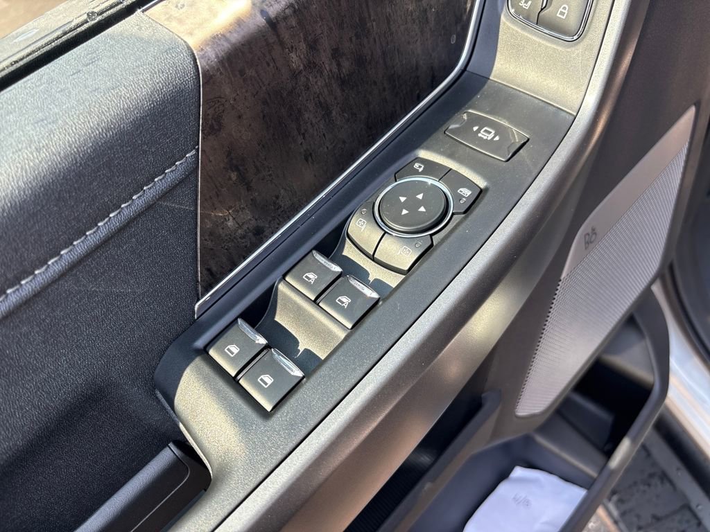 New 2026 Ford F350 Lariat w/ Black Appearance Package image 15
