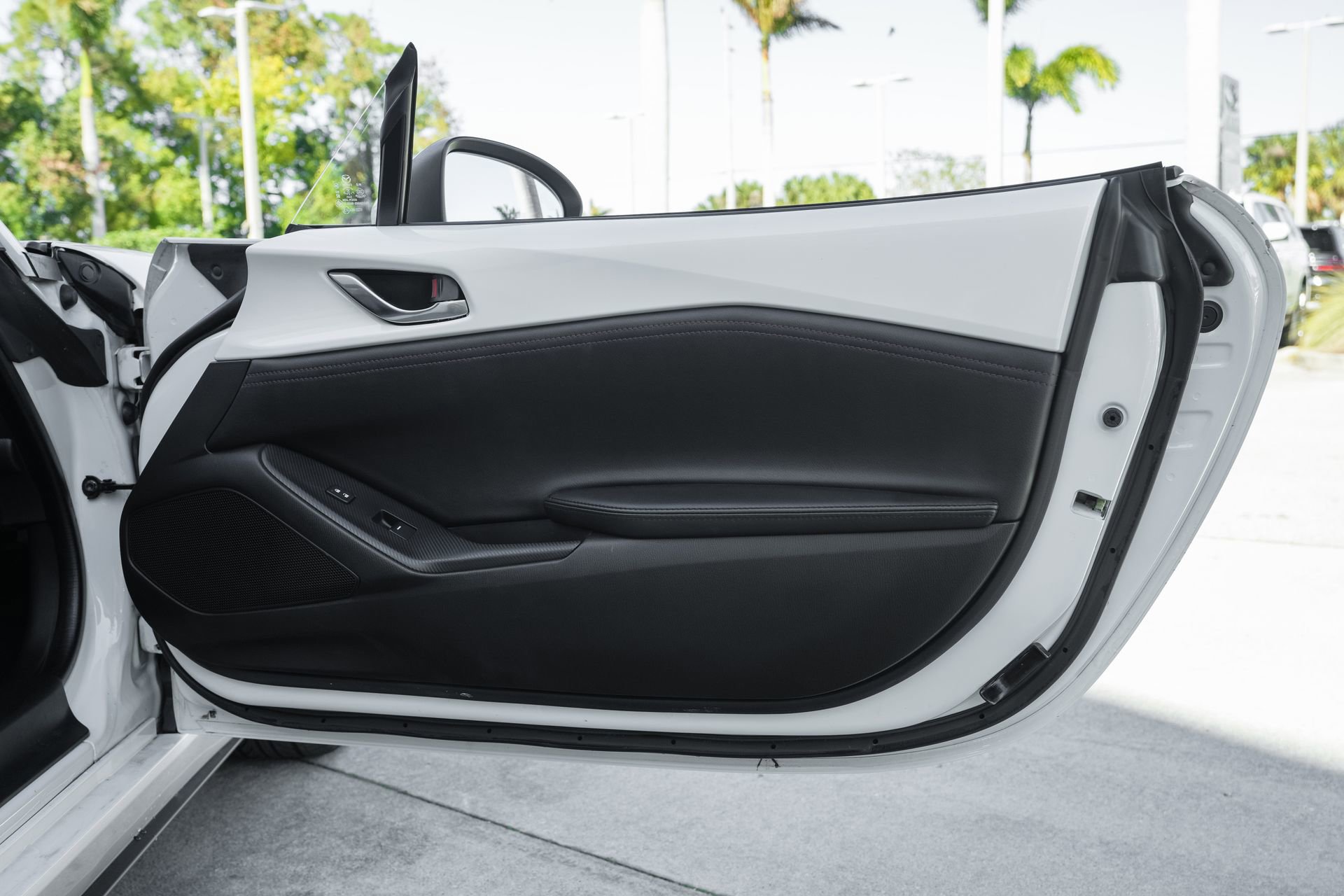 Used 2018 MAZDA MX-5 Miata RF Grand Touring image 36