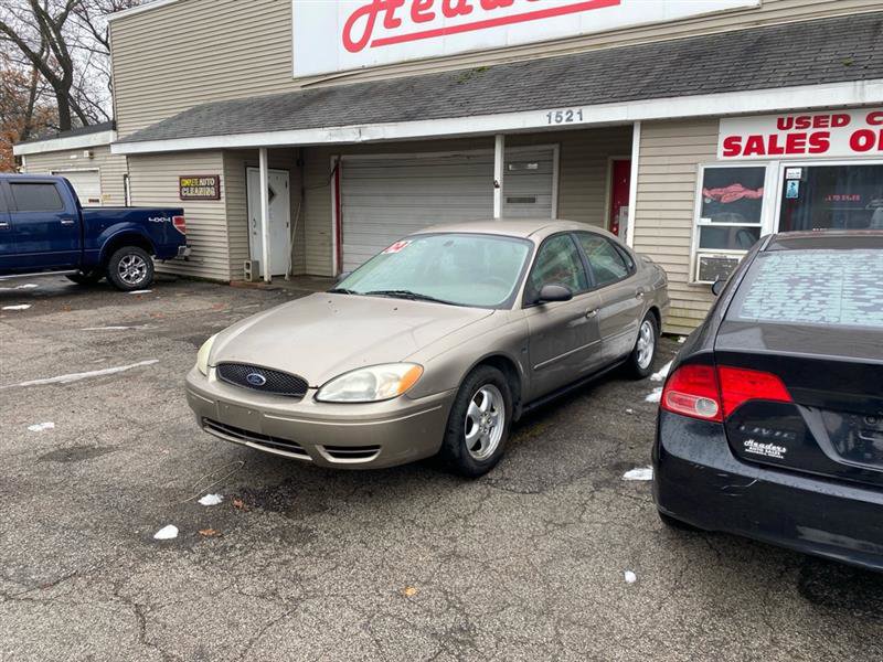 Used 2004 Ford Taurus SES image 12