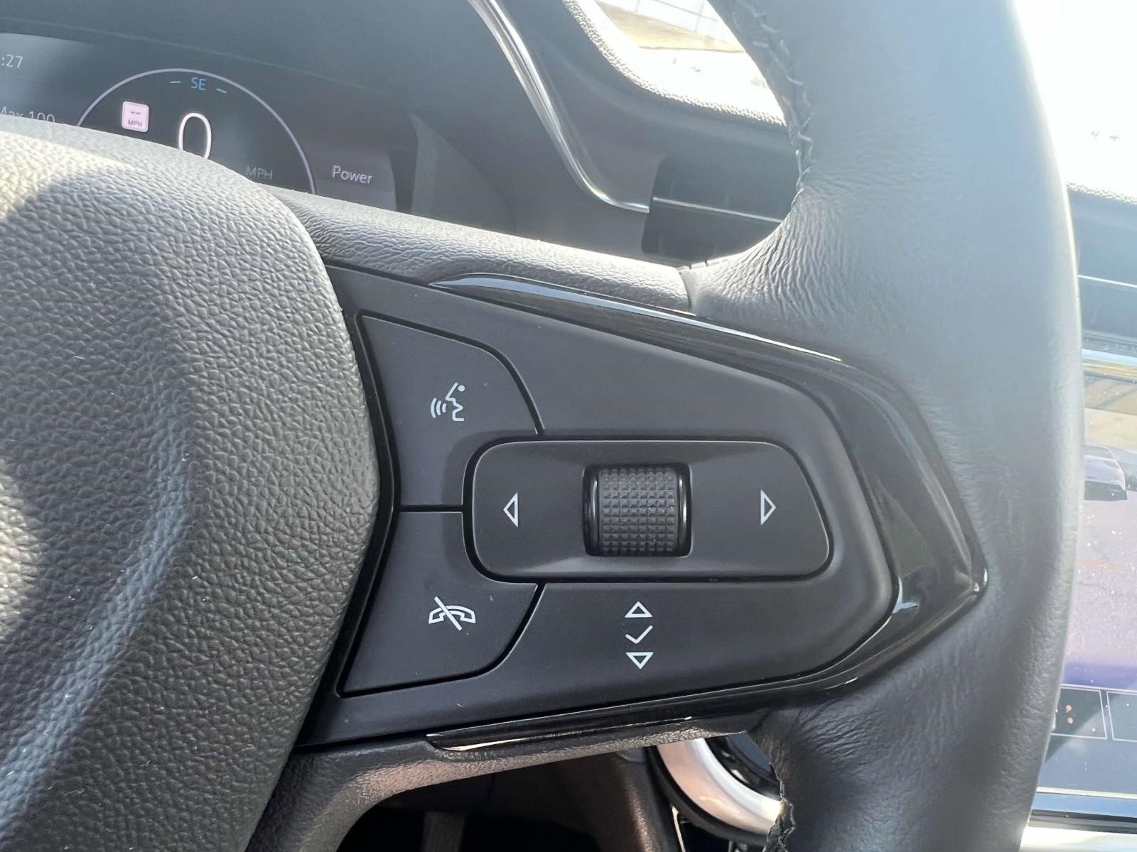 Certified 2022 Chevrolet Bolt EUV Premier w/ Sun & Sound Package image 30