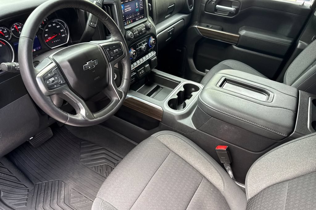 Used 2021 Chevrolet Silverado 1500 LT Trail Boss w/ Convenience Package II AWD/4WD image 3