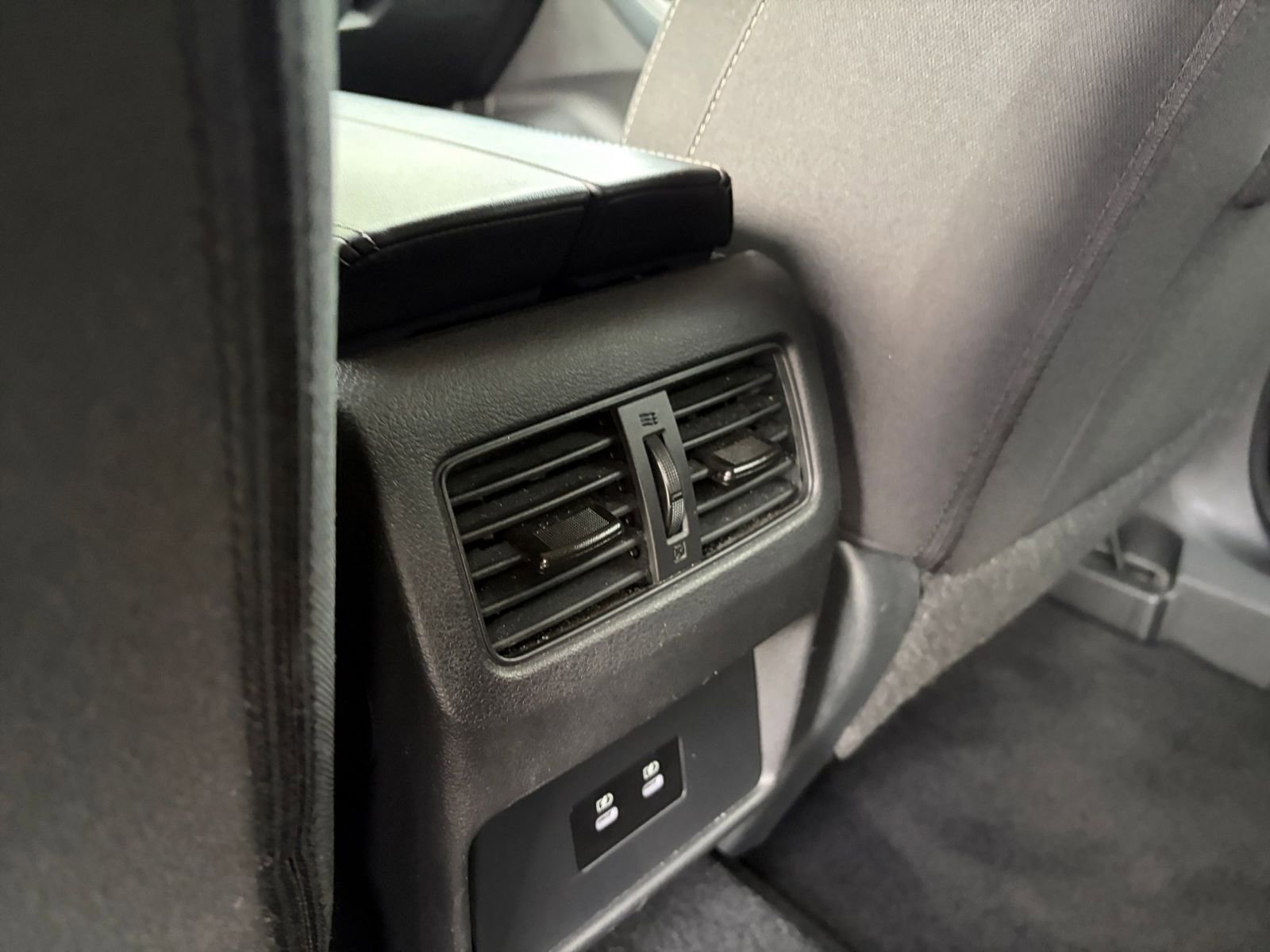 Used 2025 Nissan Rogue SV FWD image 24