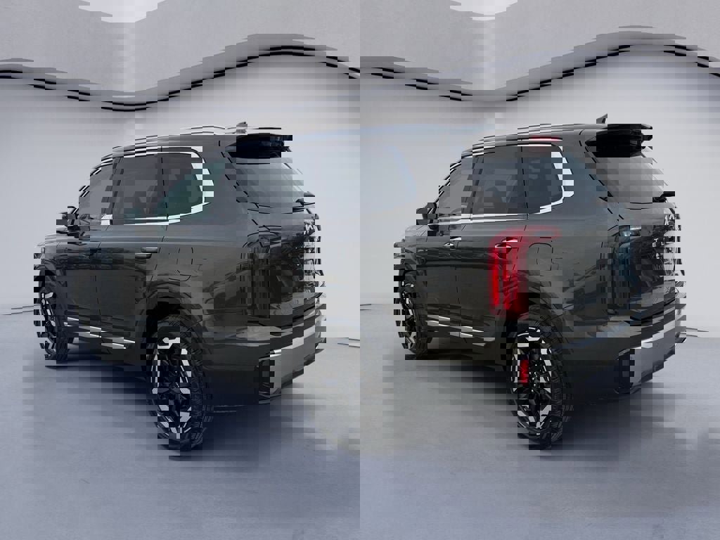 Used 2025 Kia Telluride S image 3