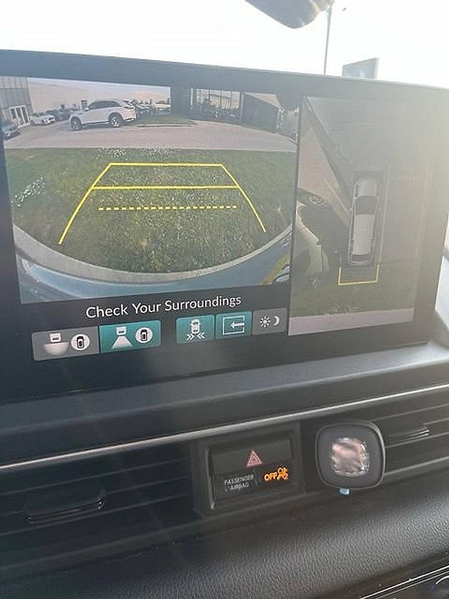 Used 2025 Honda Pilot Elite image 15